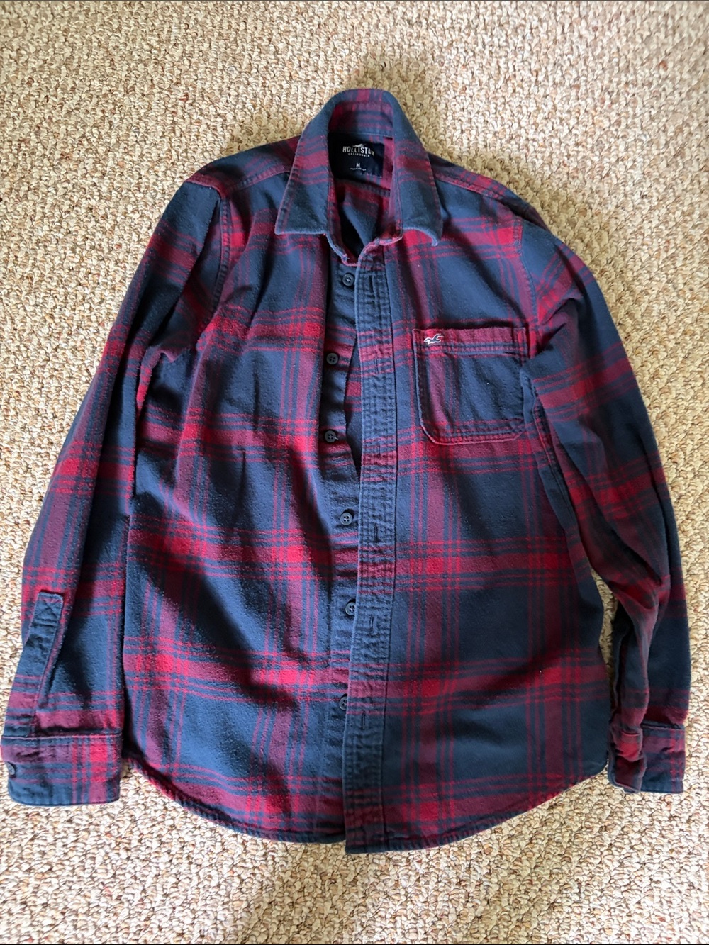Hollister Men's Red and Navy Plaid Flannel Button-Down